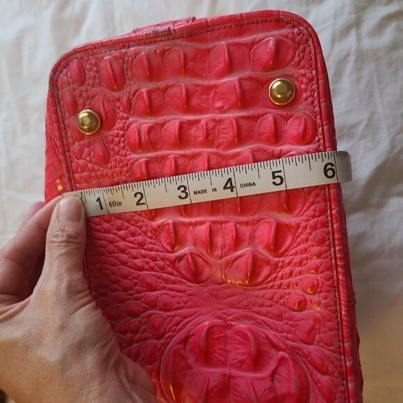 Brahmin hot pink croc bucket purse - Picture 11 of 11